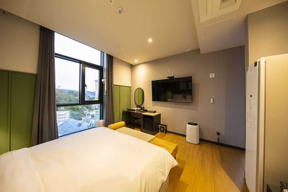 Brown Dot Hotel - Jangsaengpo Deluxe Double, City View 2