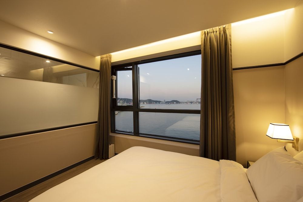 Brown Dot Hotel - Jangsaengpo Deluxe Twin, Ocean View 5