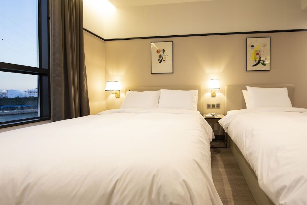 Brown Dot Hotel - Jangsaengpo Deluxe Twin, Ocean View 3