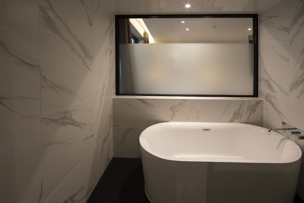 Brown Dot Hotel - Jangsaengpo Deluxe Twin, Ocean View 13