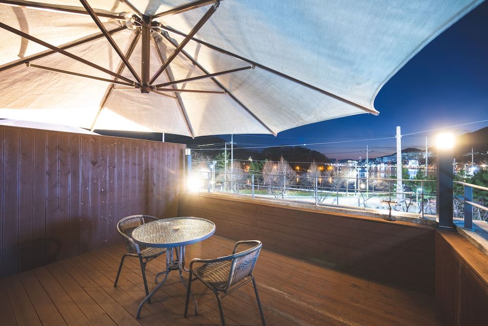 B&F Hotel Deluxe Double Room, 1 Double Bed, Terrace, Beachfront 6