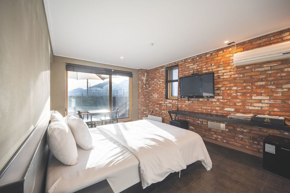 B&F Hotel Deluxe Double Room, 1 Double Bed, Terrace, Beachfront 2