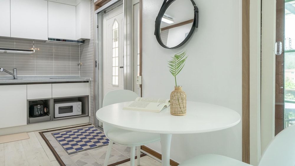 Yeosu Dulggot Pension Basic Room, 2 Bedrooms (SARANGCHO) 8