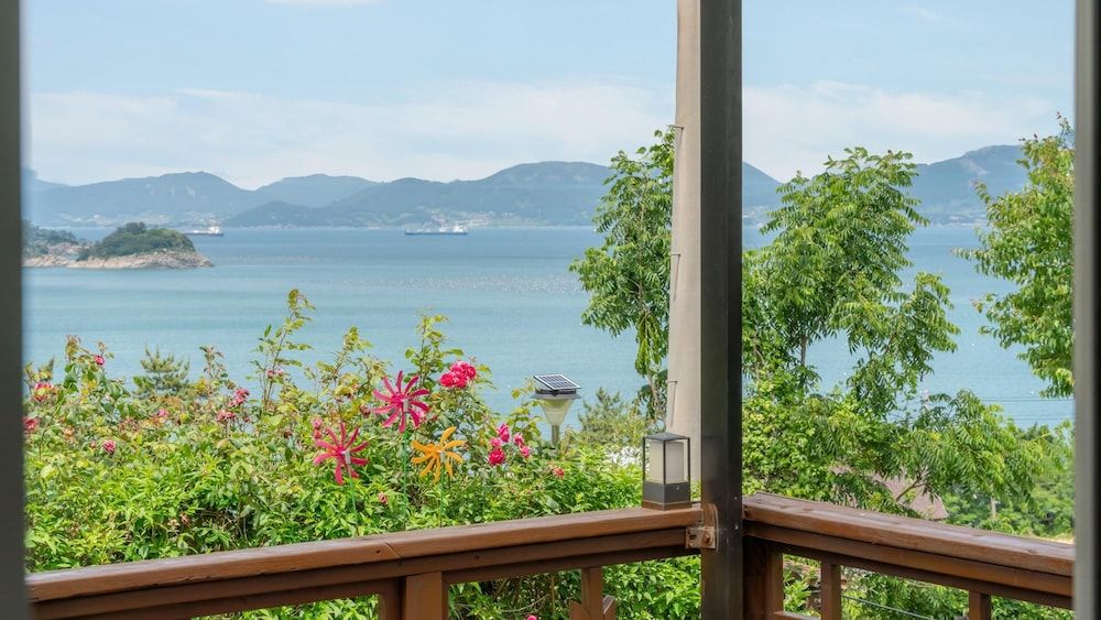 Yeosu Dulggot Pension Basic Room, 2 Bedrooms (SARANGCHO) 7