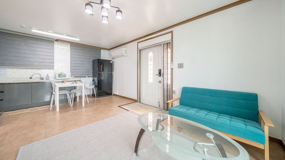 Yeosu Dulggot Pension Basic Room, 2 Bedrooms (SARANGCHO) 11