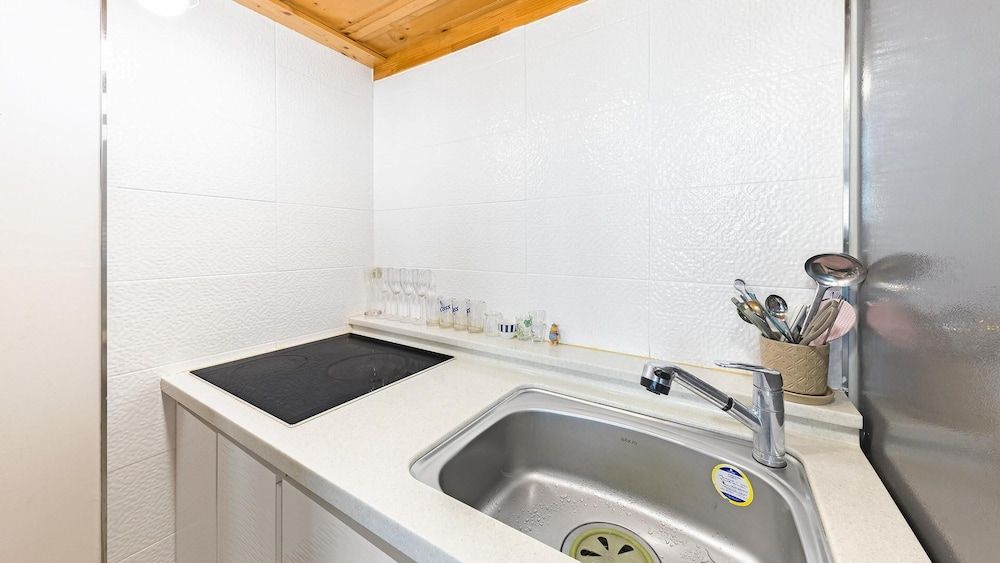 Yeosu Nukim Pension Basic Room, 1 Bedroom (201 ( Dog O,Spa )) 7