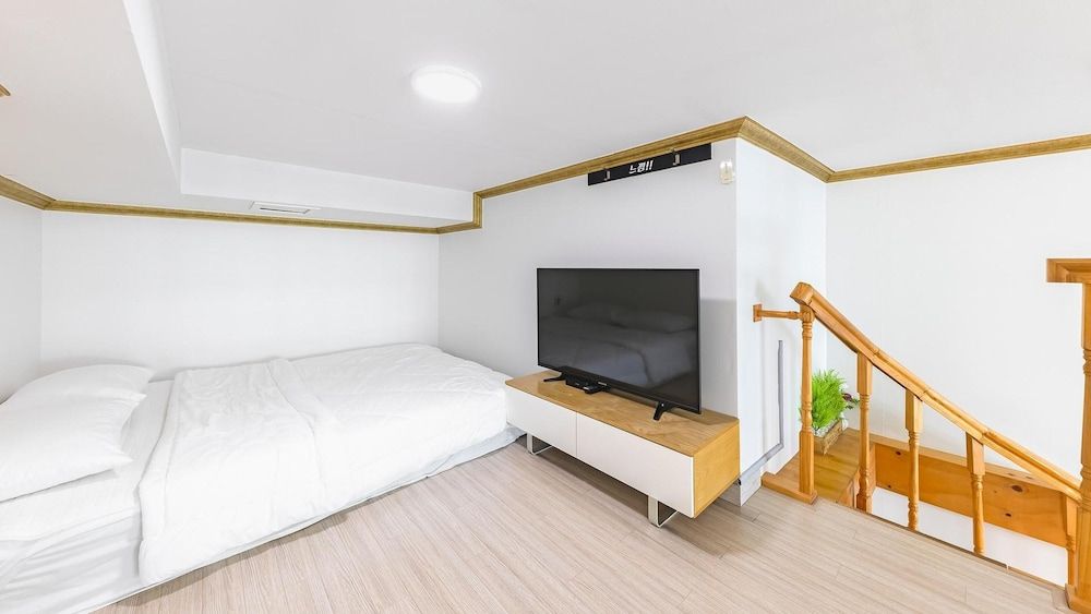Yeosu Nukim Pension Basic Room, 1 Bedroom (203 ( Dog O,Spa )) 2