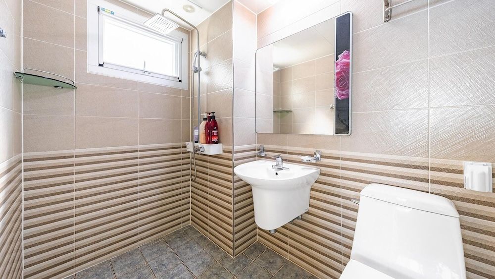 Yeosu Nukim Pension Basic Room, 1 Bedroom (103 ( Spa )) 7