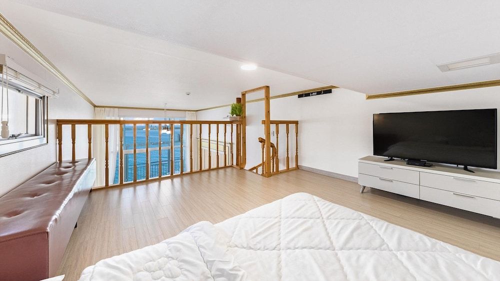 Yeosu Nukim Pension Basic Room, 1 Bedroom (201 ( Dog O,Spa )) 2