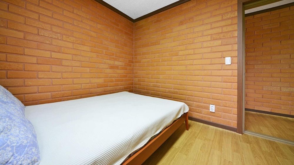 Yeosu Hwangto Pension Basic Room, 1 Bedroom (A101(Oceanview)) 3