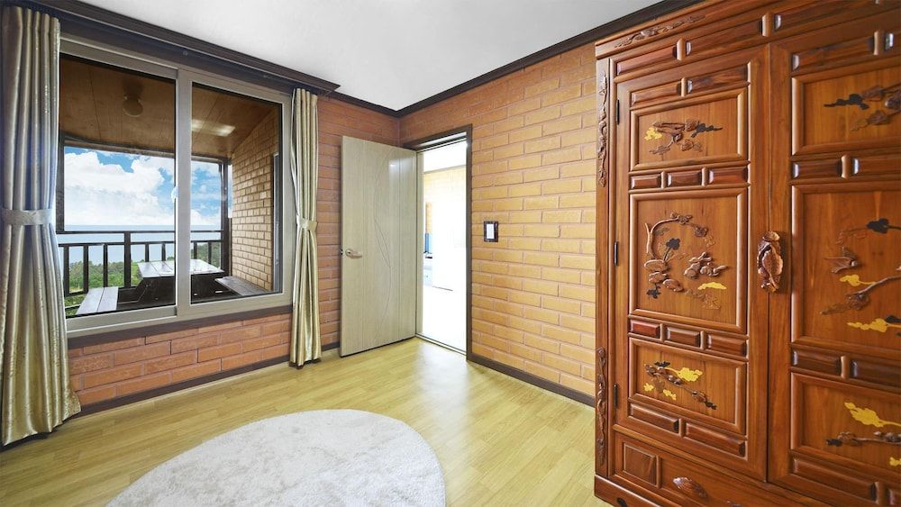 Yeosu Hwangto Pension Basic Room, 1 Bedroom (A201(Oceanview)) 4