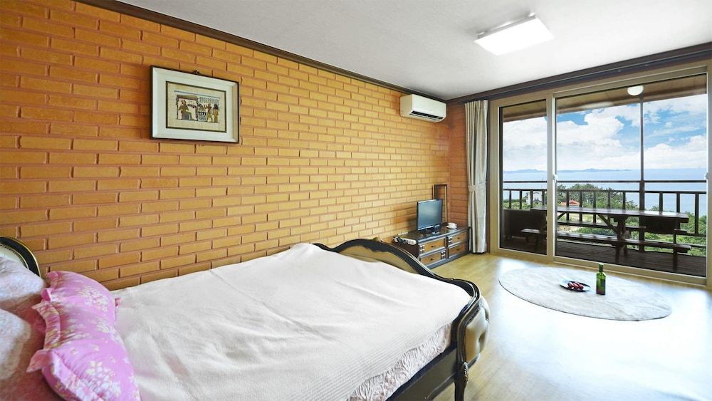 Yeosu Hwangto Pension Basic Room, 1 Bedroom (B202(Oceanview)) 3