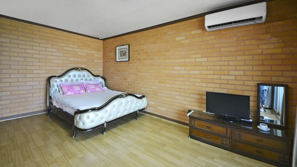 Yeosu Hwangto Pension Basic Room, 1 Bedroom (B202(Oceanview))