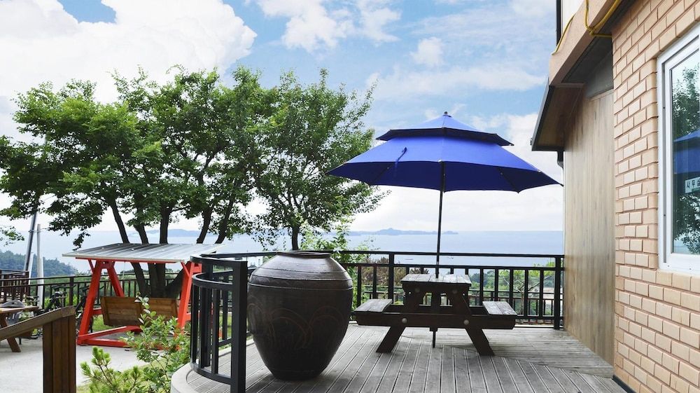 Yeosu Hwangto Pension Basic Room, 1 Bedroom (A101(Oceanview)) 4