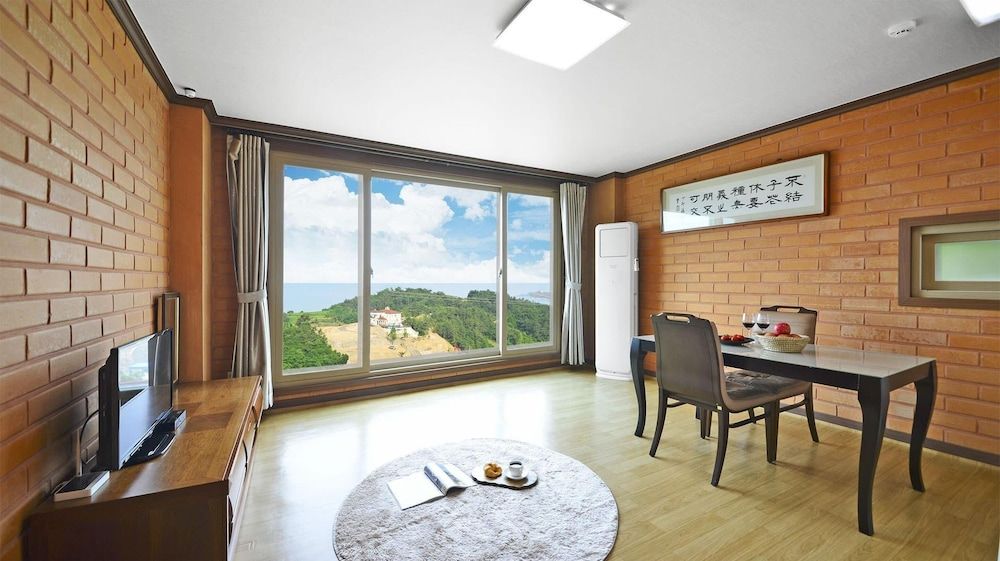 Yeosu Hwangto Pension Basic Room, 1 Bedroom (A101(Oceanview))