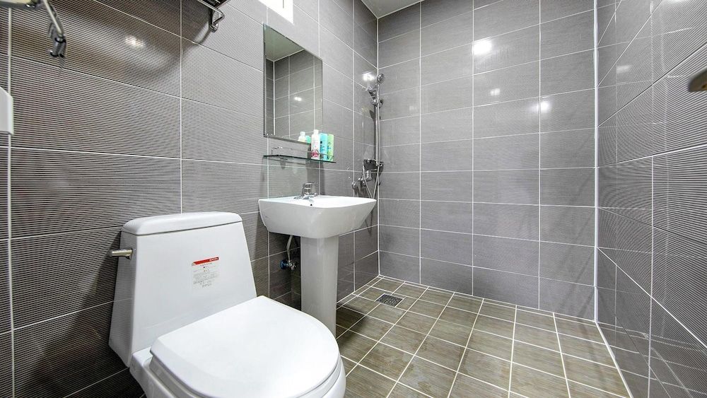 Yeosu Trip Pension Basic Room, 1 Bedroom (203) 5