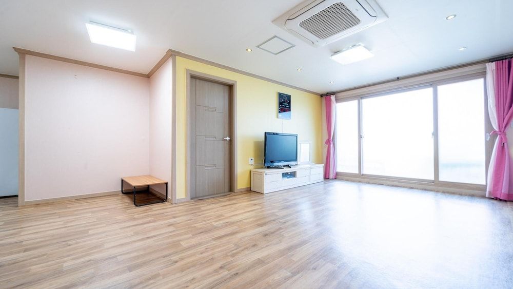 Yeosu Moranggee Pension Basic Room, 1 Bedroom (101ho) 4