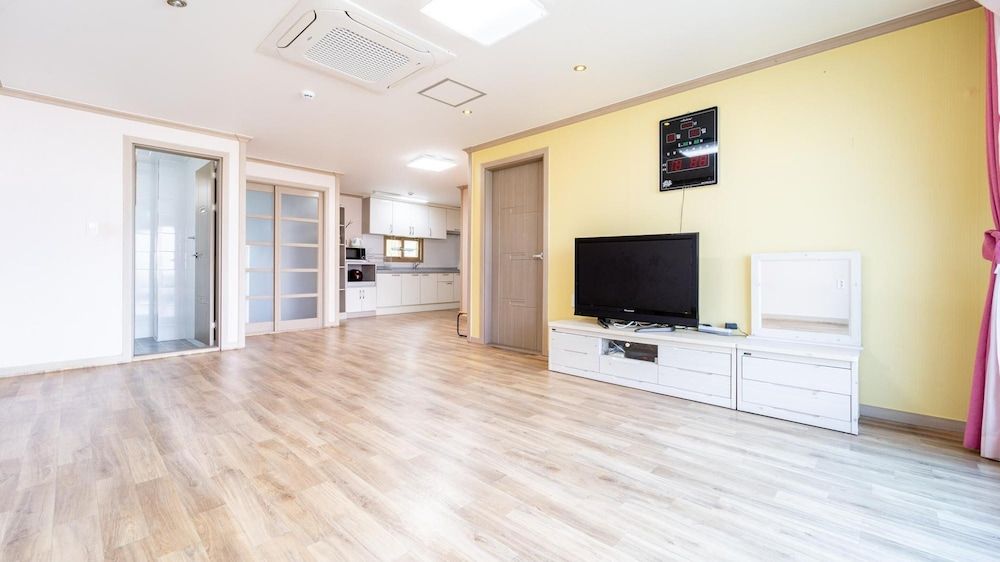 Yeosu Moranggee Pension Basic Room, 1 Bedroom (101ho) 5