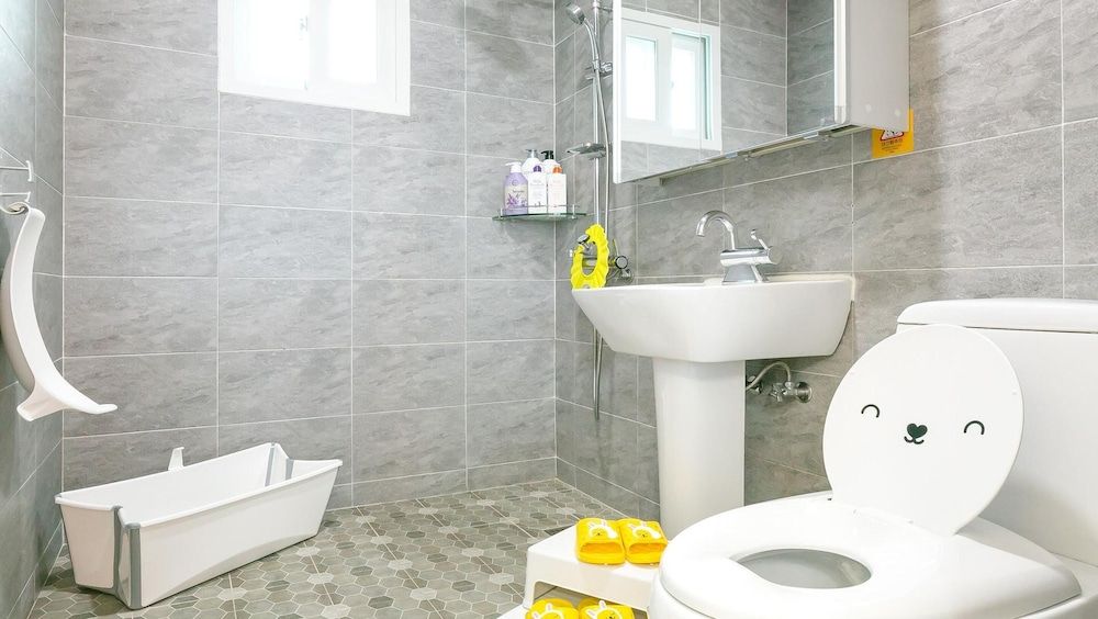 Yeosu Hi Mom Kids Family Pension Black Basic Room, 1 Bedroom (Mango2(Oceanview/GaebyeolBBQ)) 5