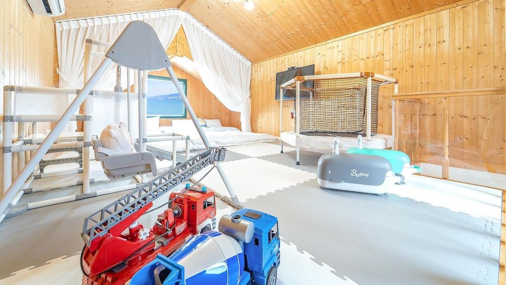 Yeosu Hi Mom Kids Family Pension Gold Basic Room, 2 Bedrooms (Bada4(Ocean view)-Kidsroom) 4
