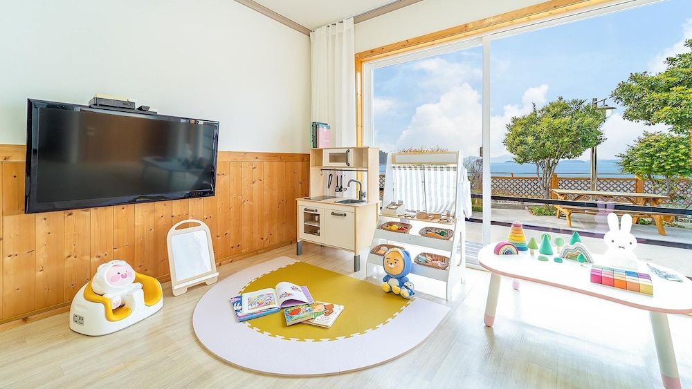Yeosu Hi Mom Kids Family Pension Gold Basic Room, 2 Bedrooms (Bada4(Ocean view)-Kidsroom) 13