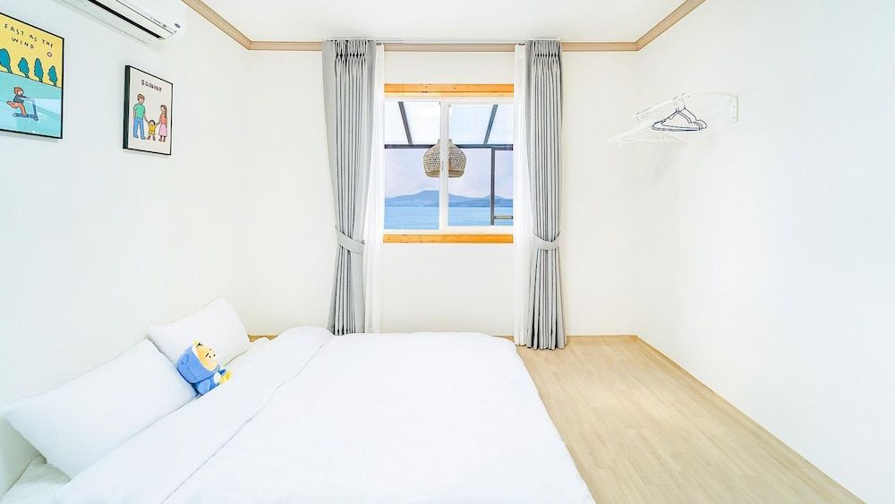 Yeosu Hi Mom Kids Family Pension Gold Basic Room, 2 Bedrooms (Bada4(Ocean view)-Kidsroom) 3