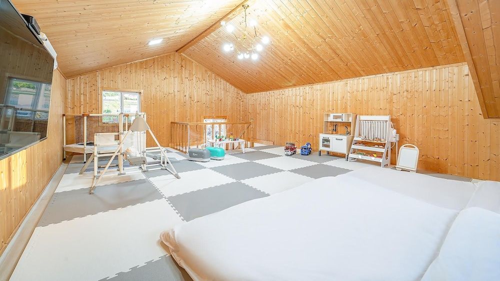 Yeosu Hi Mom Kids Family Pension Gold Basic Room, 2 Bedrooms (Haneul1(Ocean view)-Kidsroom) 5