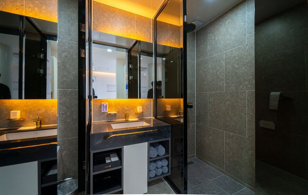 Blue Mango Pool Villa & Resort Premium Pool Villa 5