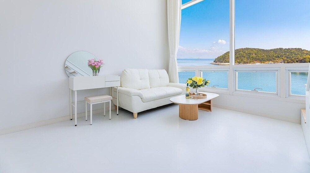 Yeosu Nukim Poolvilla Basic Room, 1 Bedroom (poolvilla2(random,spa,ocean view)) 12