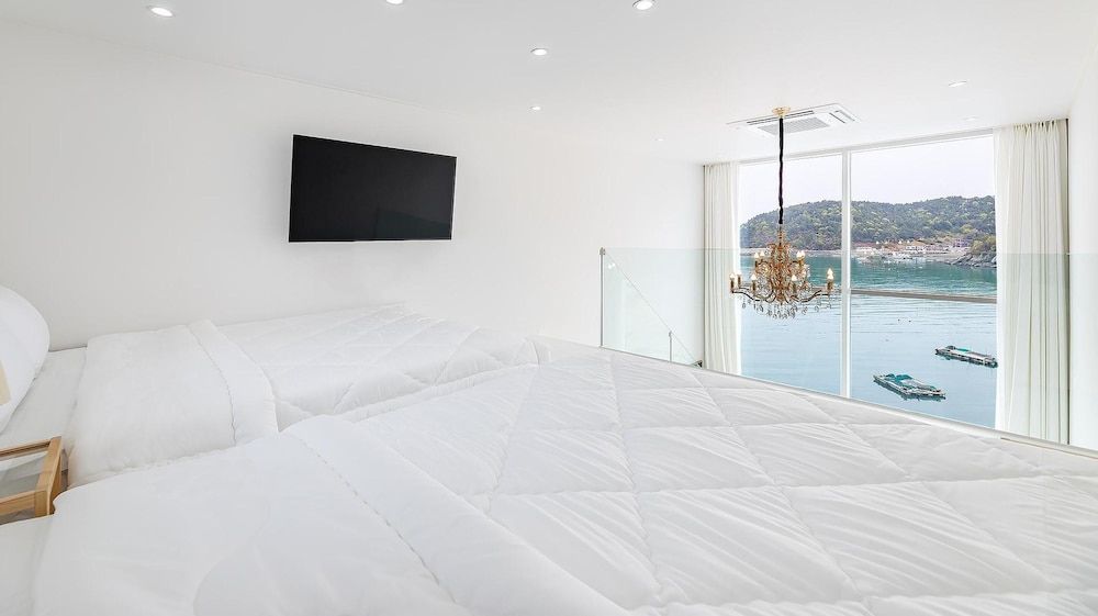 Yeosu Nukim Poolvilla Basic Room, 1 Bedroom (poolvilla3(random,spa,ocean view)) 2