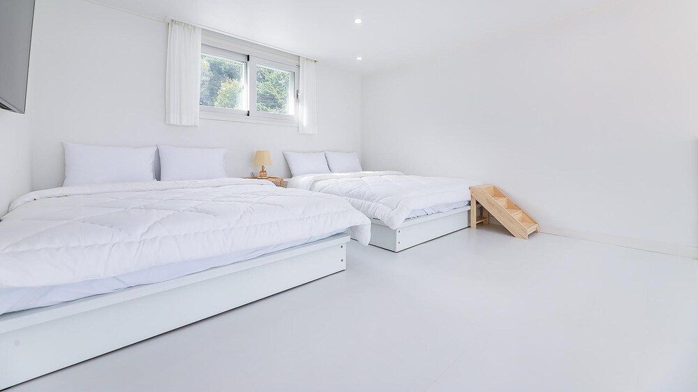 Yeosu Nukim Poolvilla Basic Room, 1 Bedroom (poolvilla2(random,spa,ocean view))