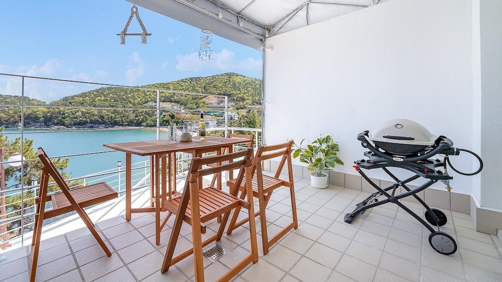 Yeosu Nukim Poolvilla Basic Room, 1 Bedroom (poolvilla2(random,spa,ocean view)) 6