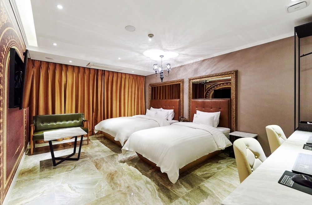 Hotel The Class Deluxe Twin Room 5