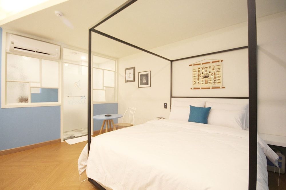 Iksan Fourseason Hotel Standard Double Room, Non Smoking 4