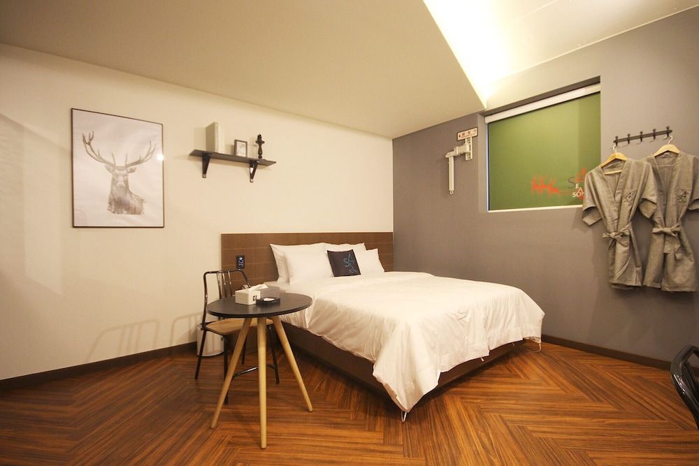 Iksan Fourseason Hotel Standard Double Room, Non Smoking 11