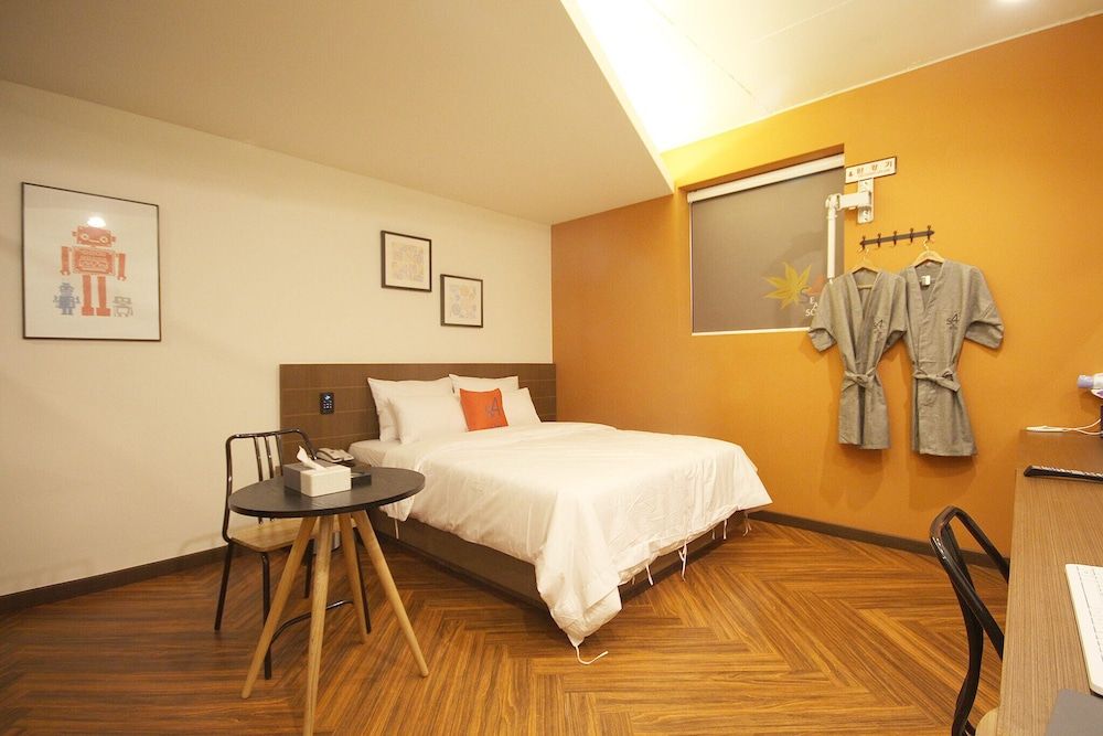 Iksan Fourseason Hotel Standard Double Room, Non Smoking 8