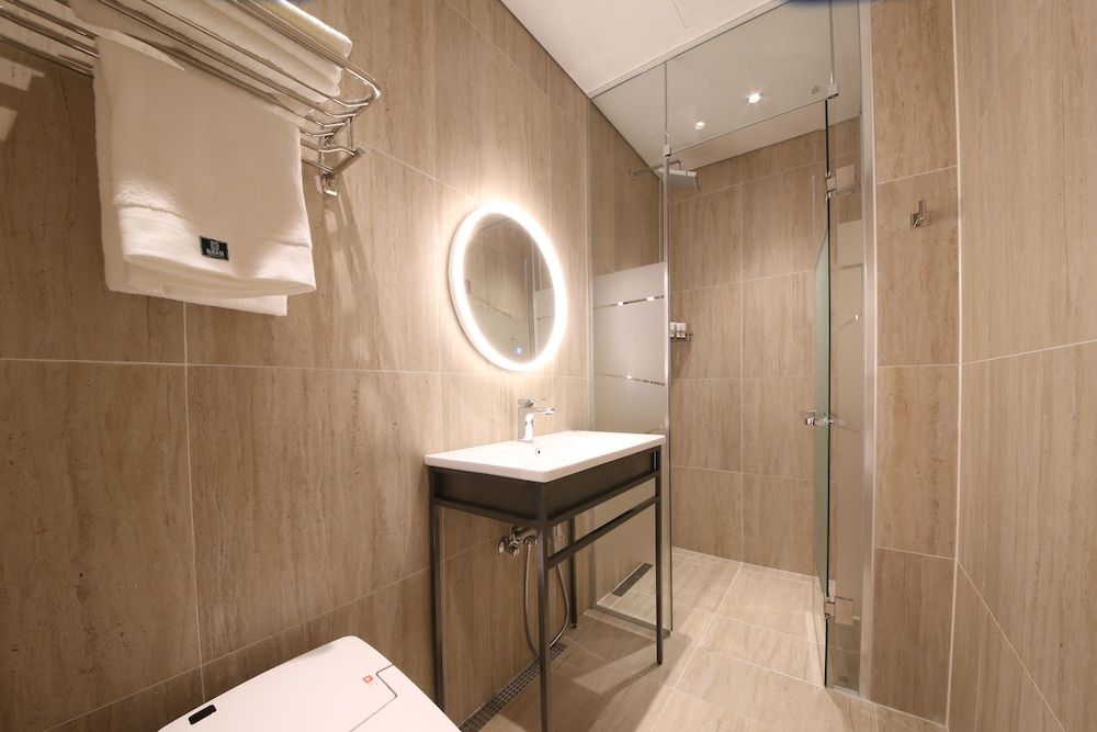 Neulpum Hotel Superior Double Room 4