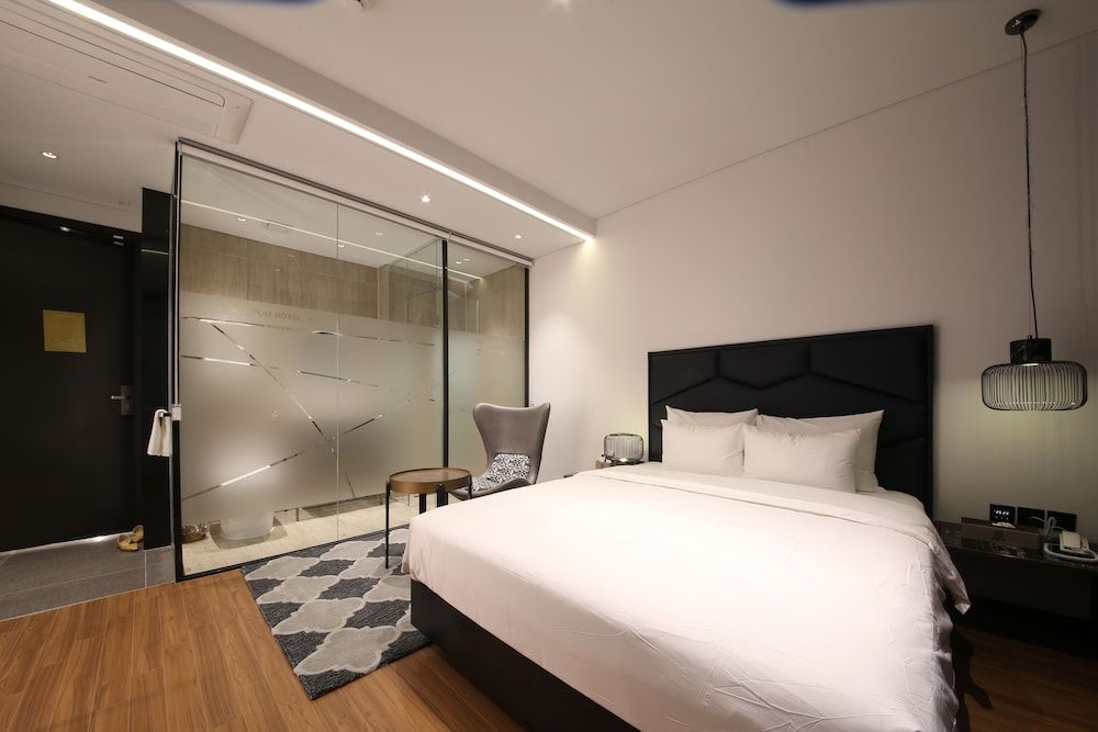 Neulpum Hotel Superior Double Room 2