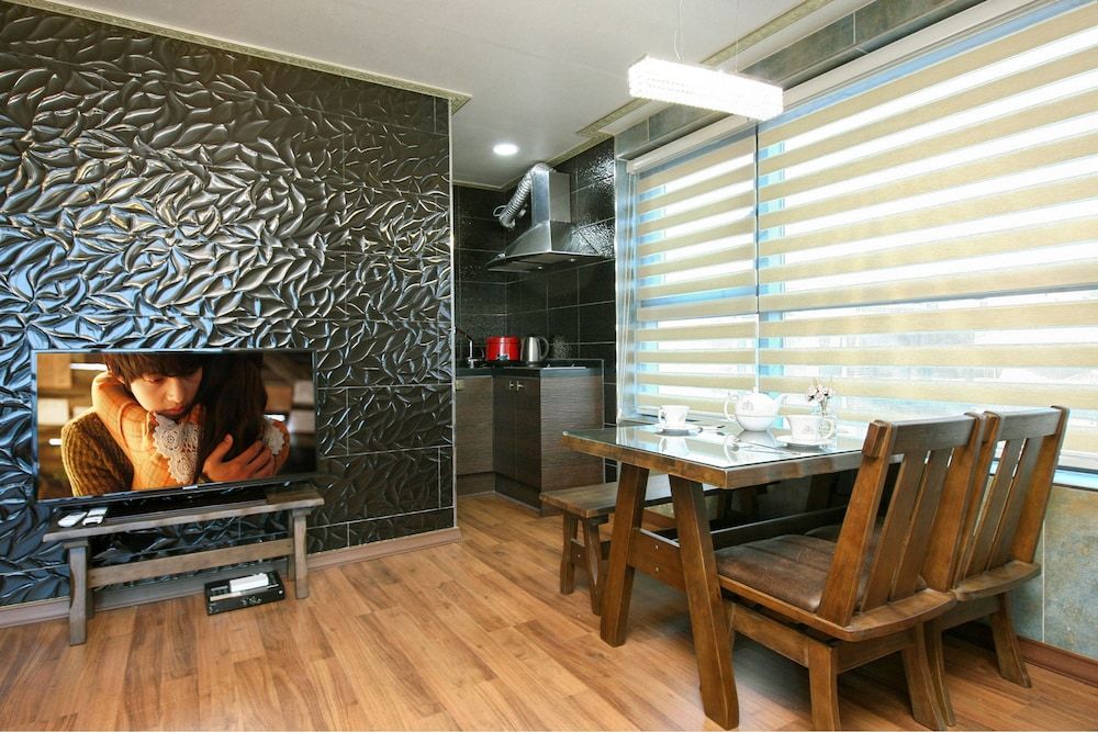 Busan Pension Chaeum Deluxe Room (A201 / A301) 8