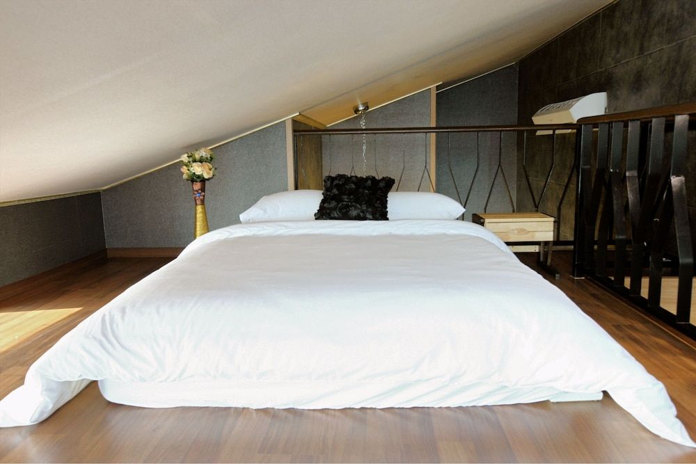 Busan Pension Chaeum Duplex (A402)