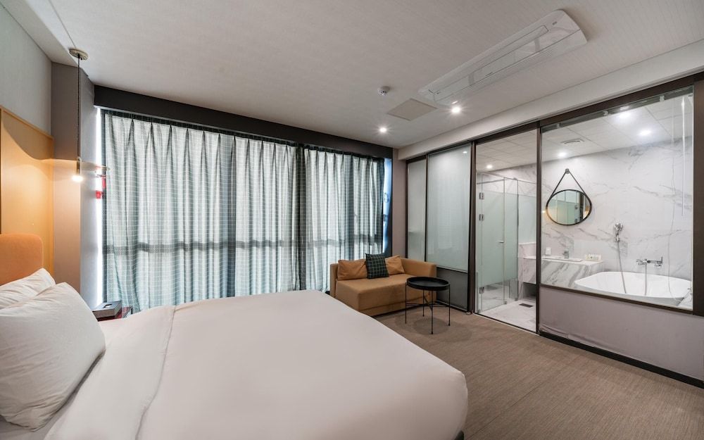 Busan Songjeong Brown dot Room (Deluxe Double Partial Ocean View (Hig) 5