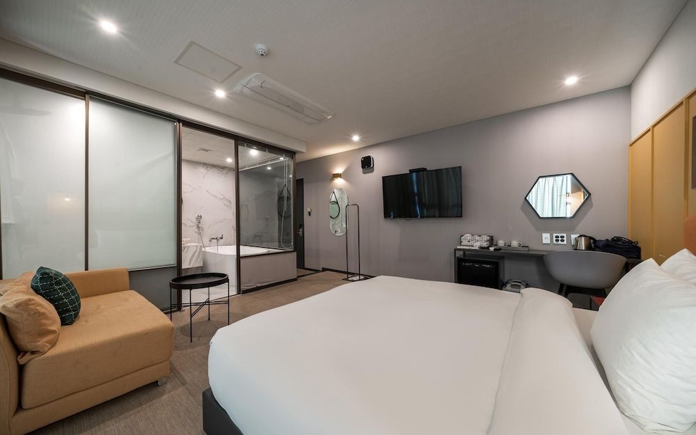 Busan Songjeong Brown dot Room (Deluxe Double Partial Ocean View (Hig) 8