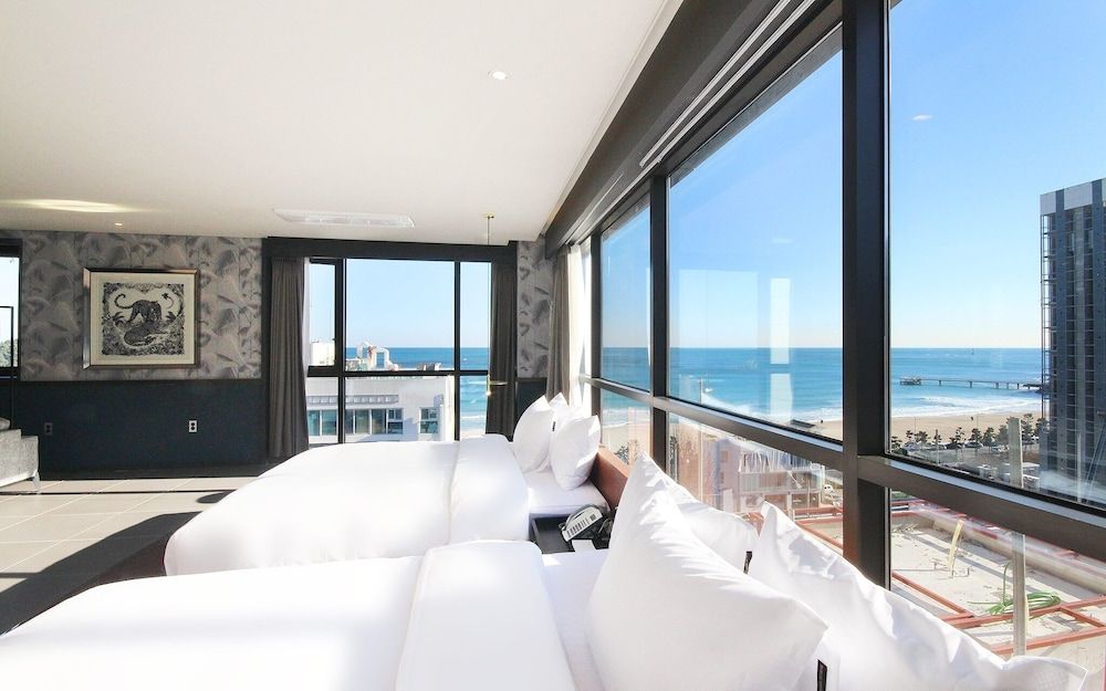 Busan Songjeong Brown dot Room (Suite Ocean View (Signature Panoramic) 13