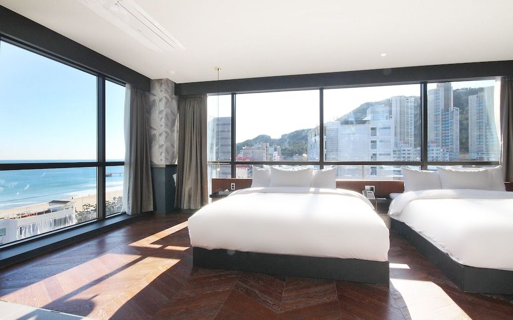 Busan Songjeong Brown dot Room (Suite Ocean View (Signature Panoramic) 10