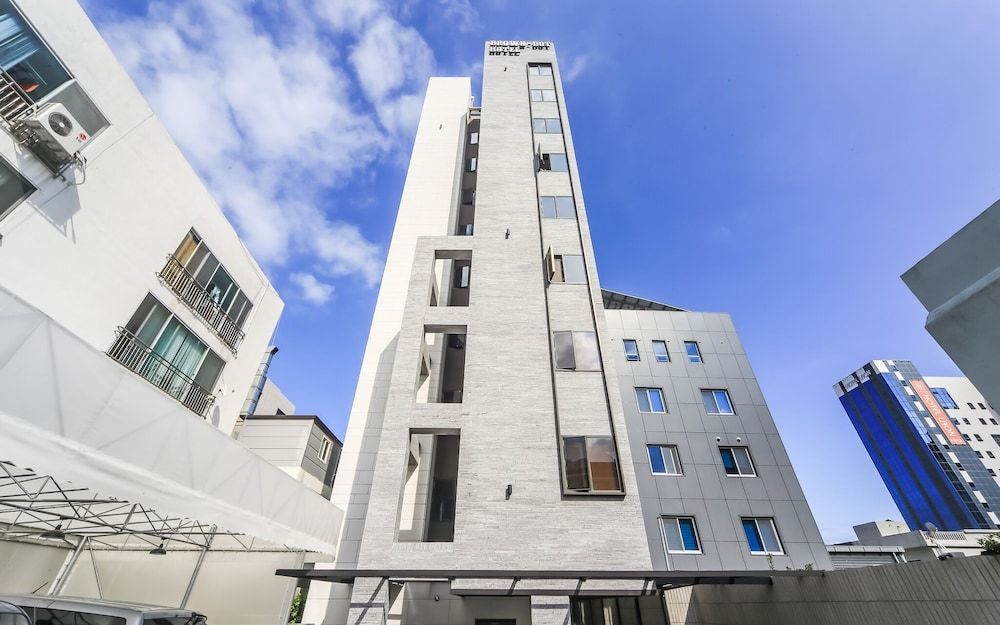 undefined Busan Songjeong Brown dot 7