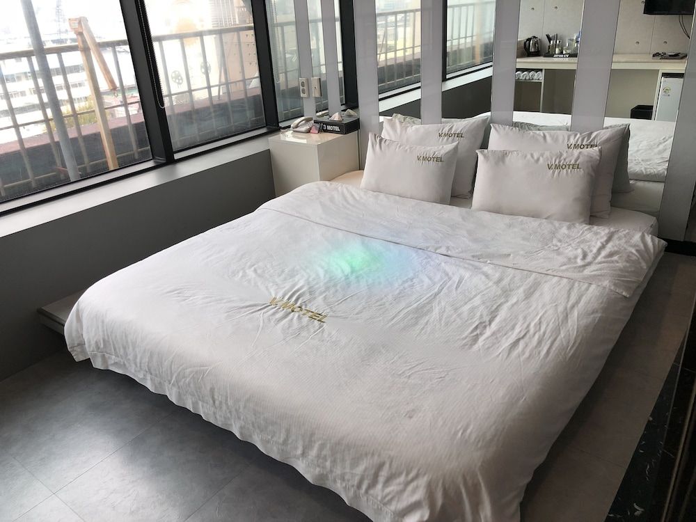 undefined V3 Motel 5
