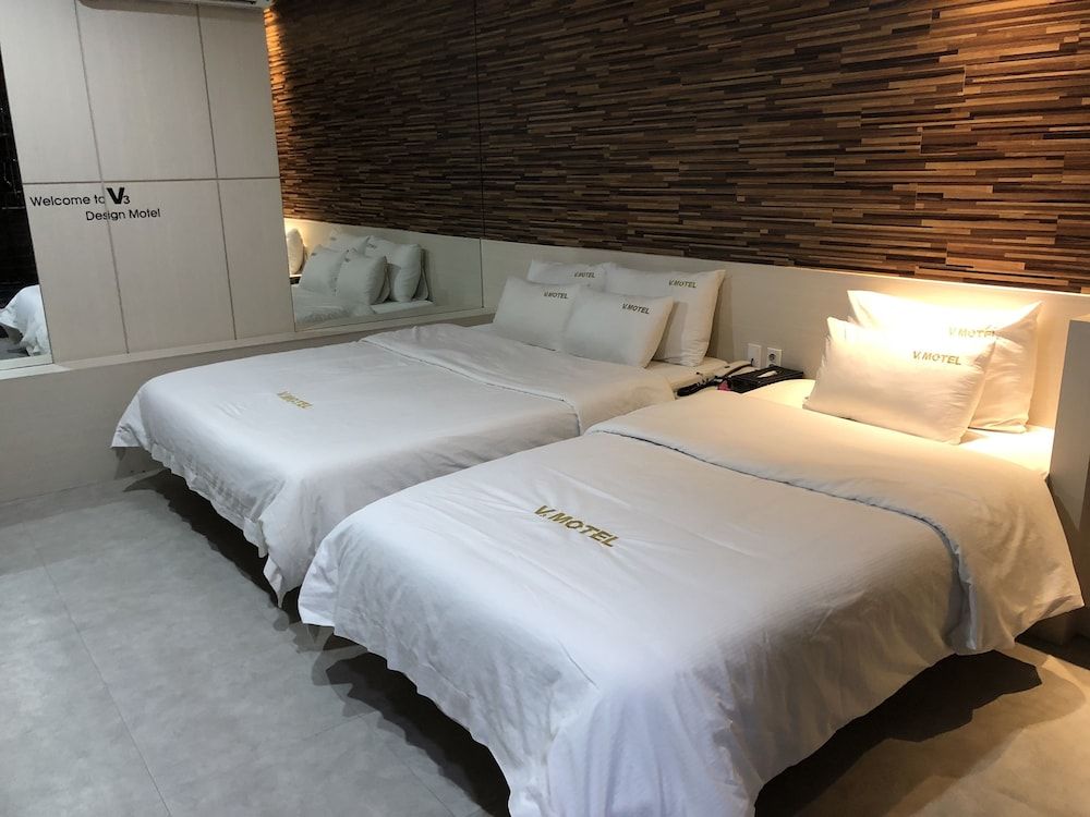 undefined V3 Motel 9