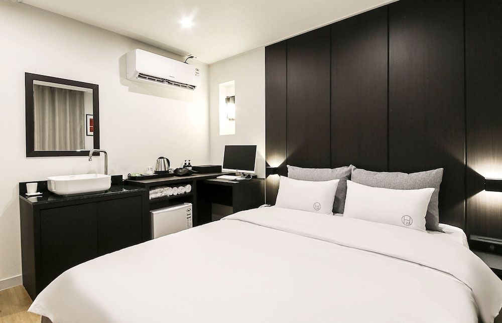 undefined The Way Hotel