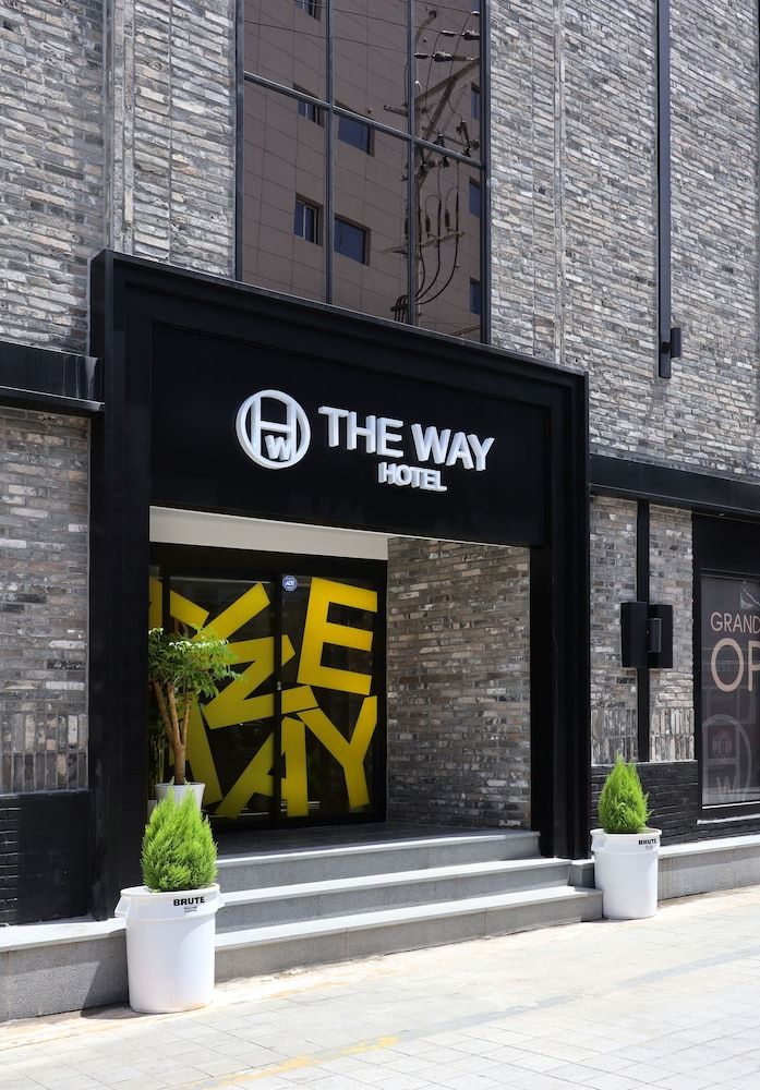 undefined The Way Hotel 8
