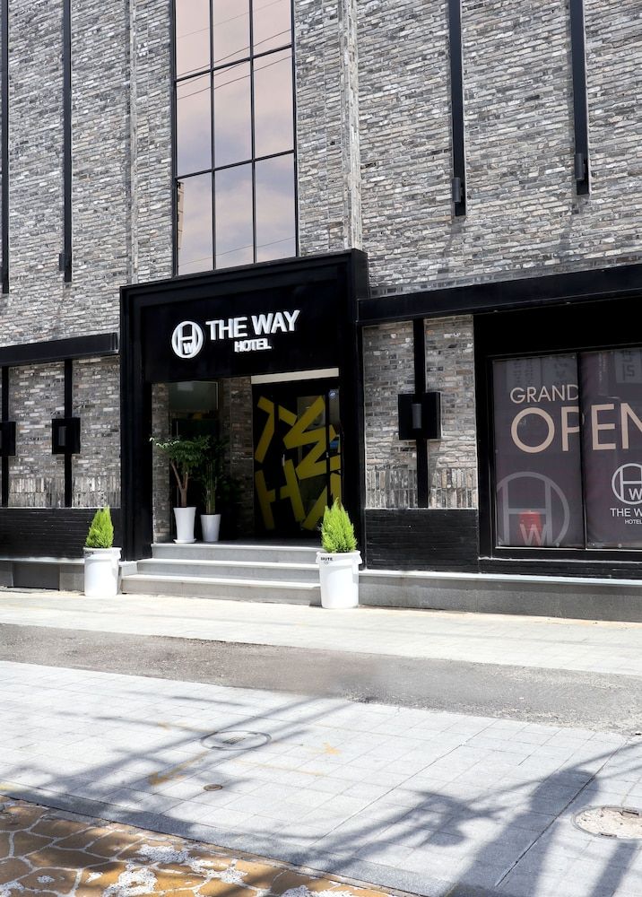 undefined The Way Hotel 6